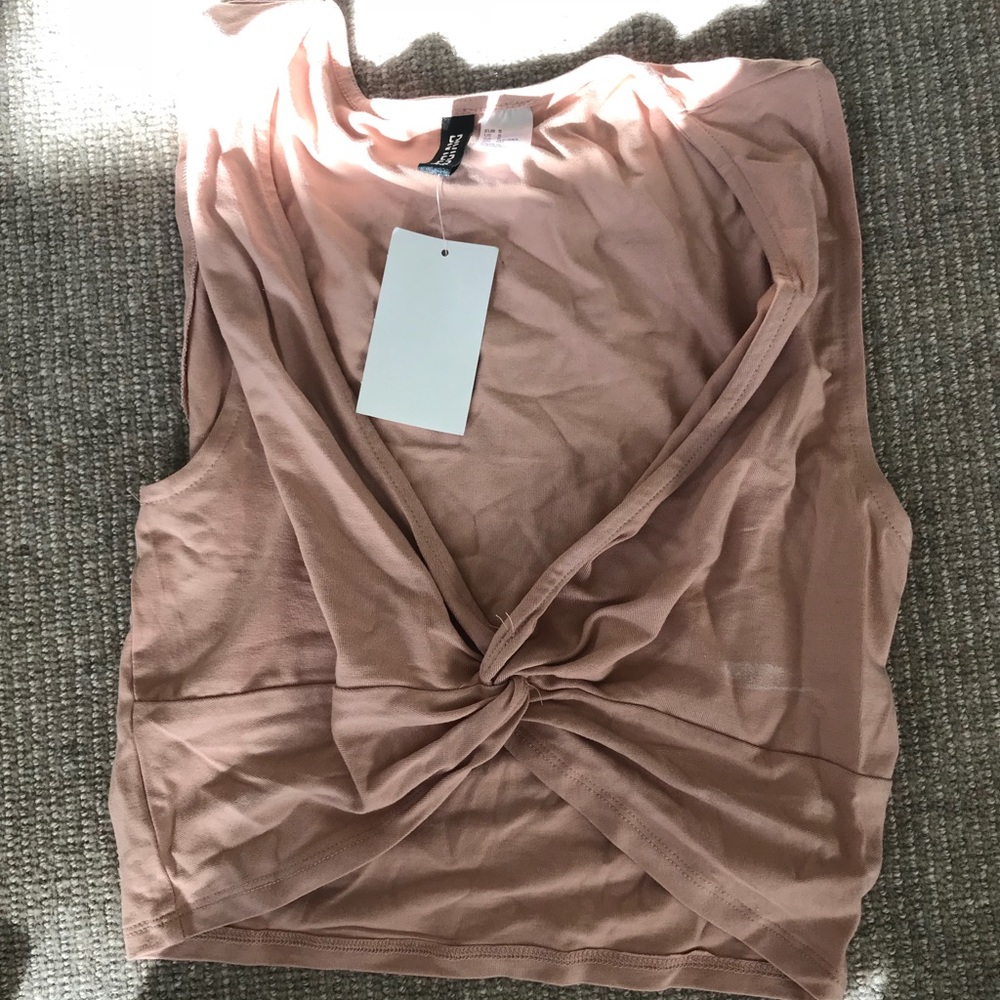 H and m tank top